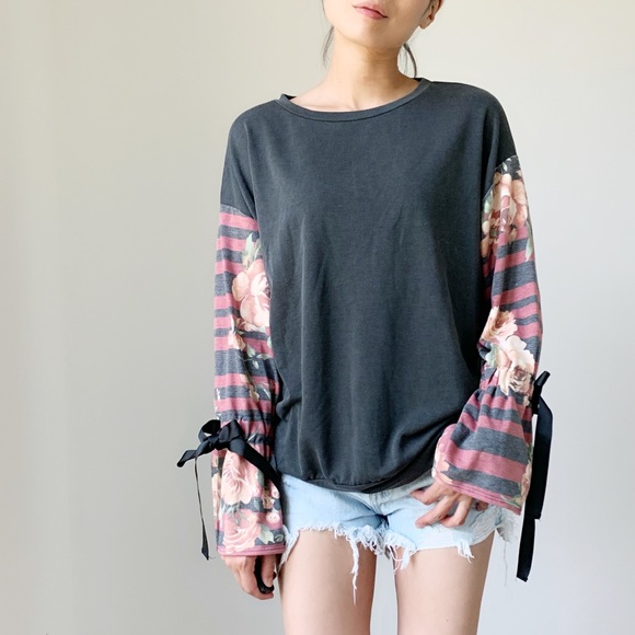 FLORAL RIBBON CONTRAST TOP - Picture 5 of 9